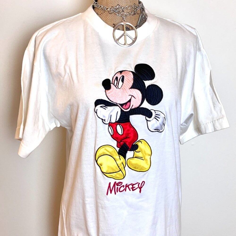 VINTAGE Mickey Mouse Disney embroidered t-shirt M